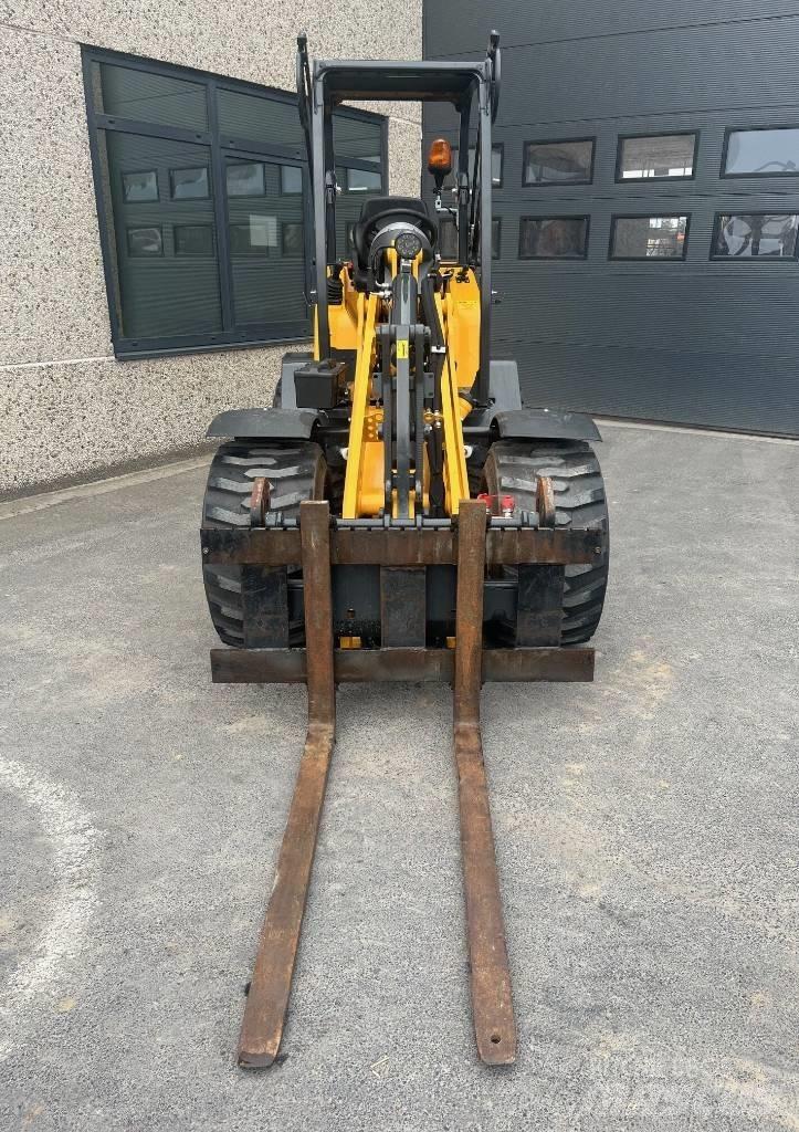 Schäffer 2445S 小型装载机