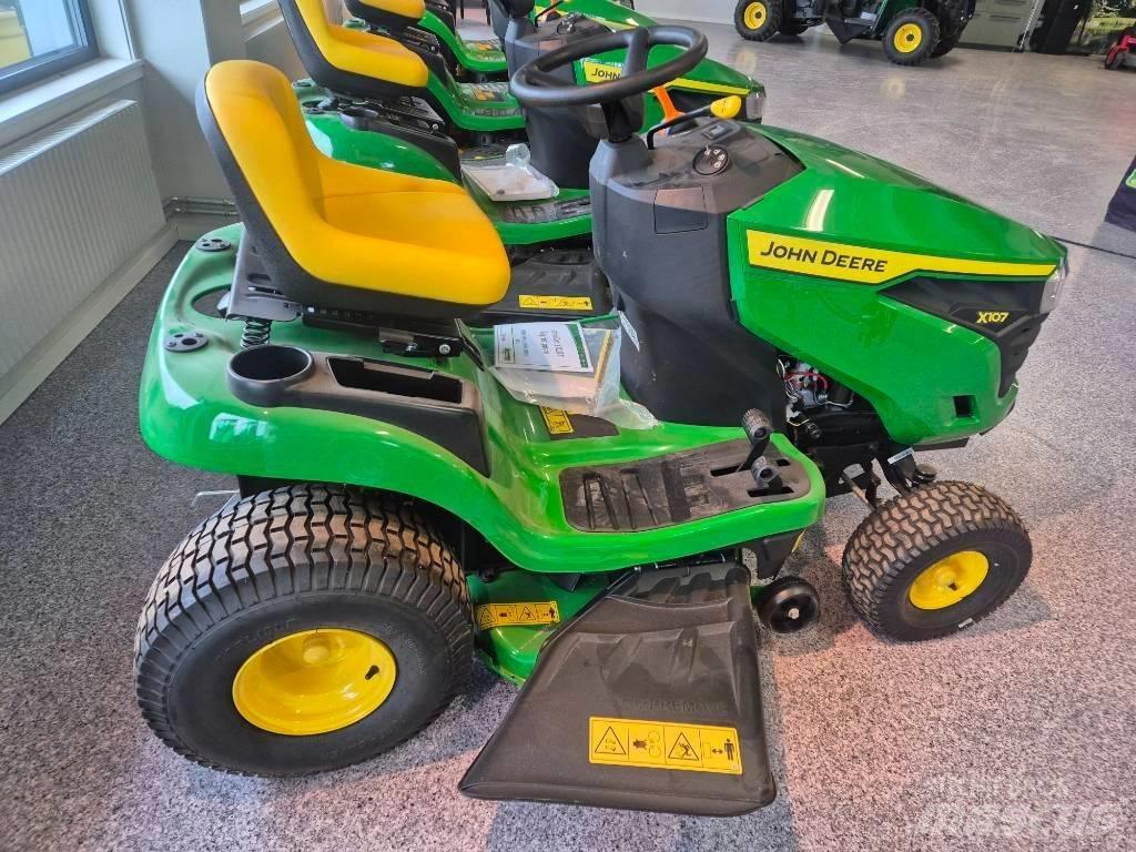 John Deere X 107 骑乘式割草机