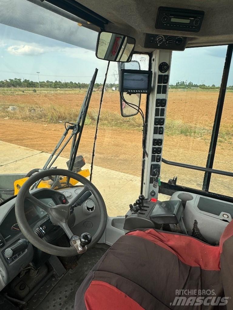 Volvo L90F 轮式装载机