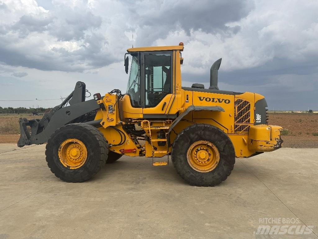 Volvo L90F 轮式装载机
