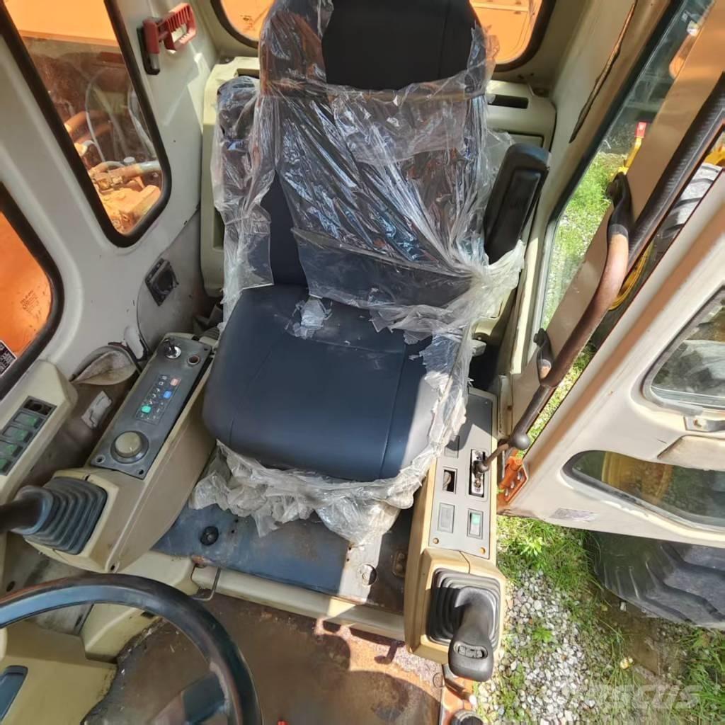 Doosan DH 210 W 轮式挖掘机