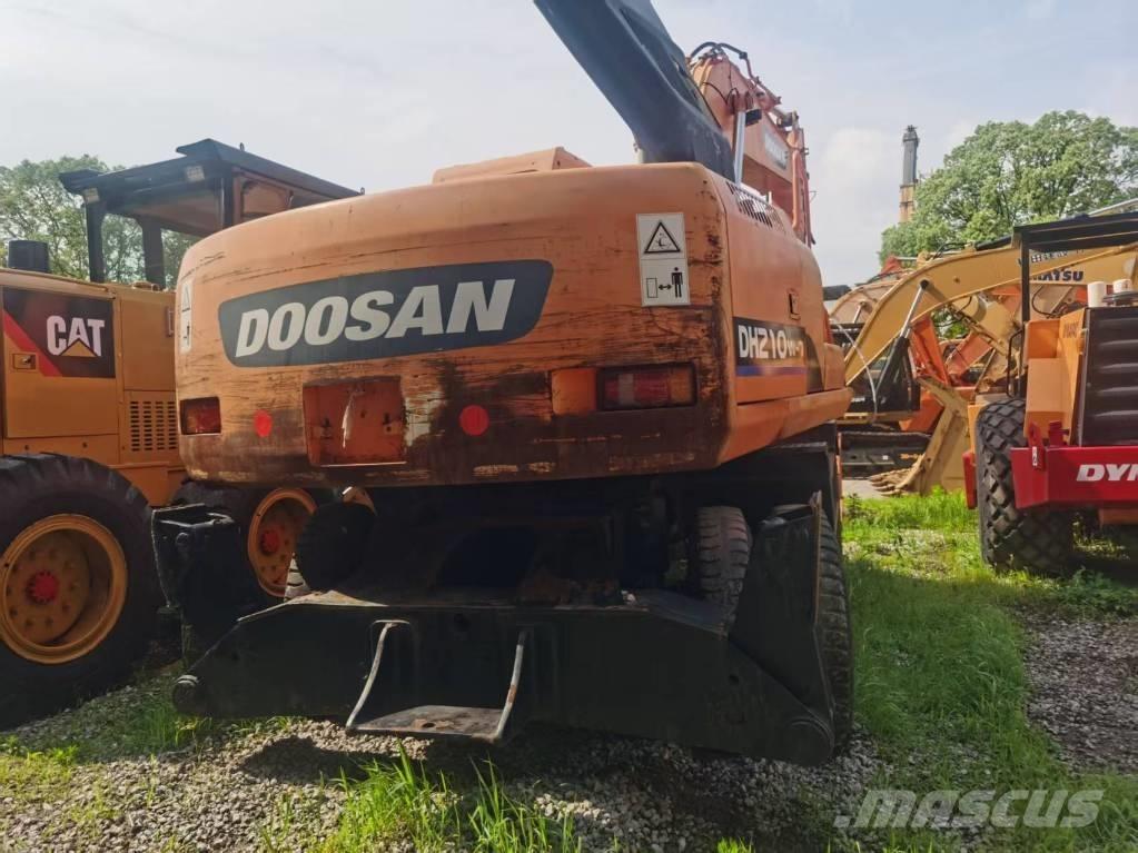 Doosan DH 210 W 轮式挖掘机