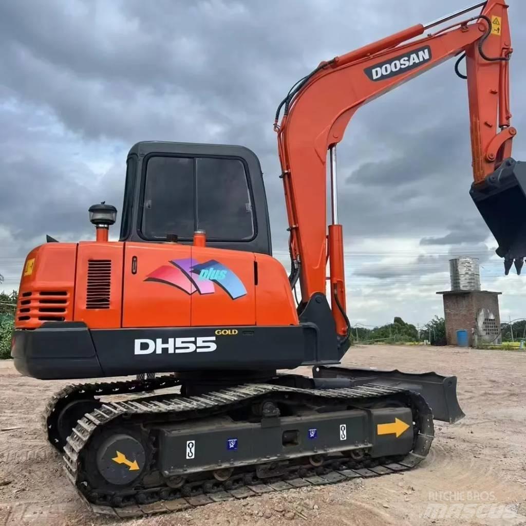 Doosan DH55 小型挖掘机