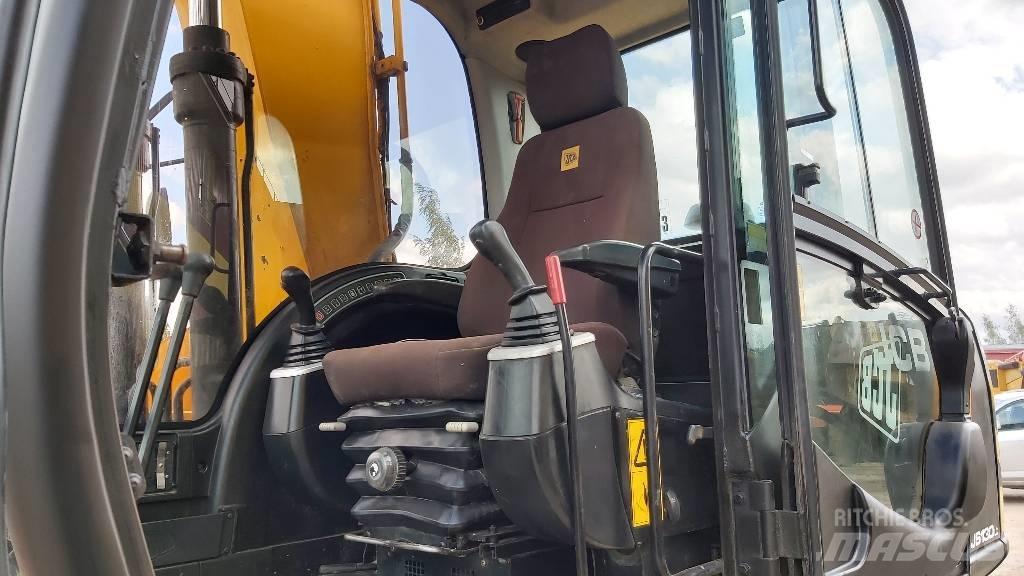 JCB JS 130 LC 履带挖掘机