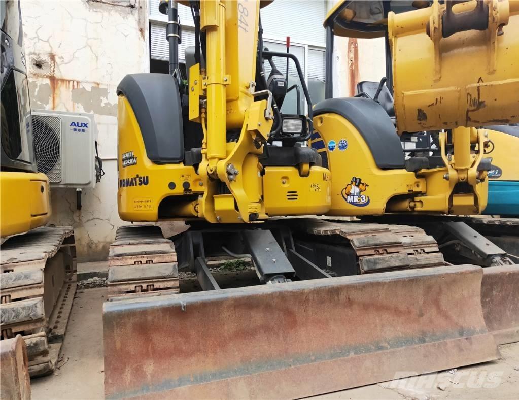 Komatsu PC30MR-5 小型挖掘机