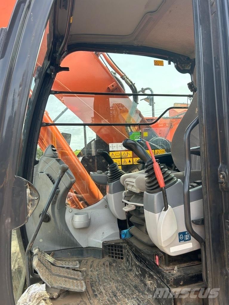 Hitachi ZX225 USLC-6 履带挖掘机