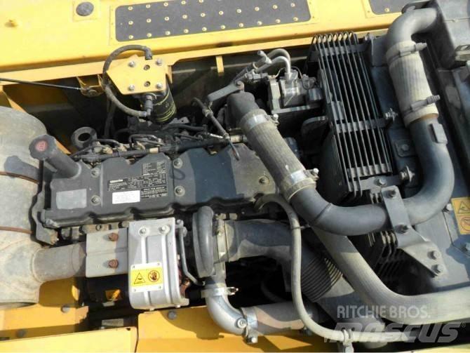 Komatsu pc200-8 履带挖掘机