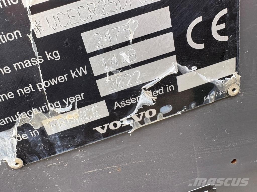 Volvo ECR 25 D 小型挖掘机