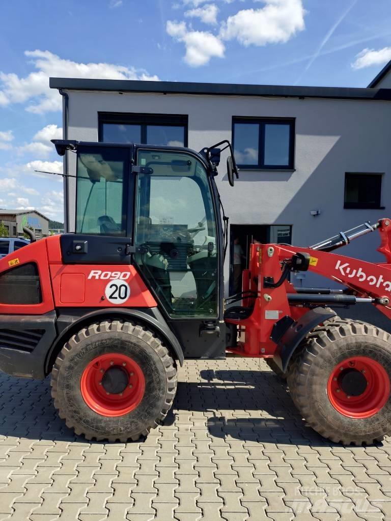 Kubota R 090 轮式装载机