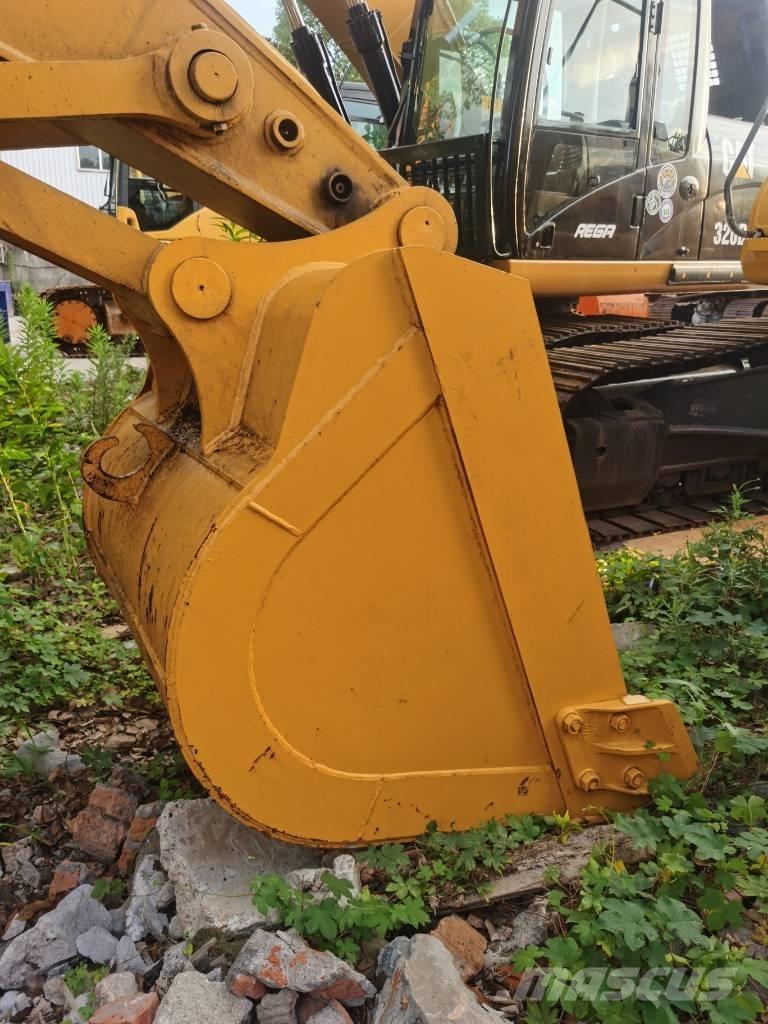 Komatsu PC 220-7 履带挖掘机
