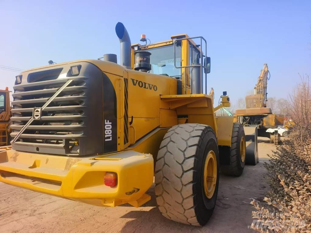 Volvo L 180 F 轮式装载机