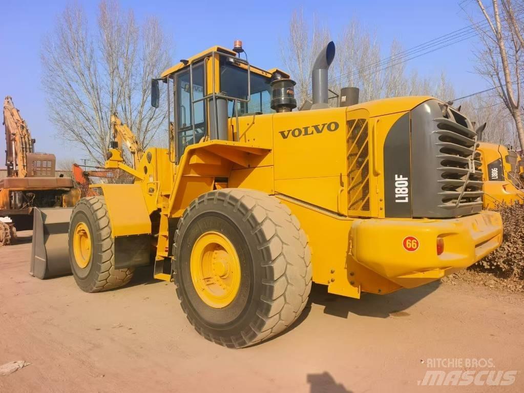 Volvo L 180 F 轮式装载机