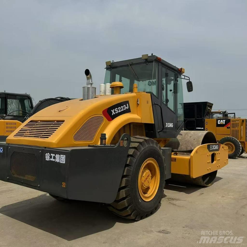 XCMG XS 223 J 单轮压路机