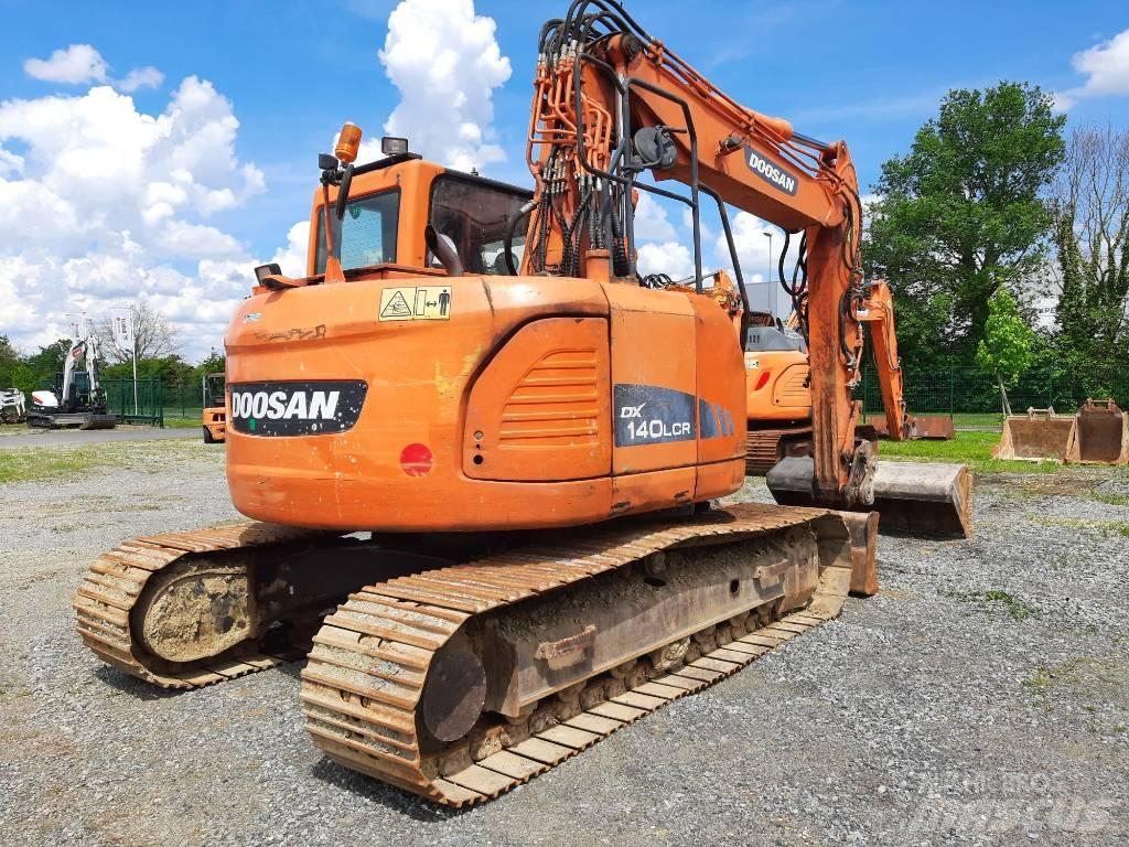 Doosan DX 140 LCR-3 履带挖掘机