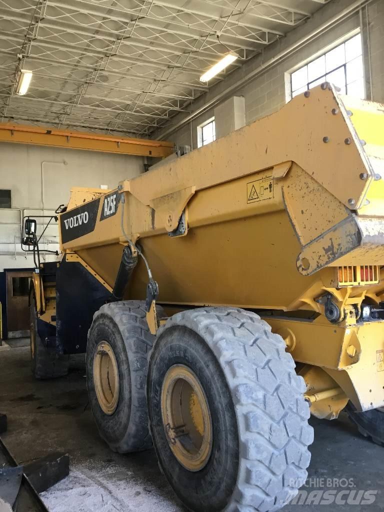 Volvo A 25 F 铰接式自卸车
