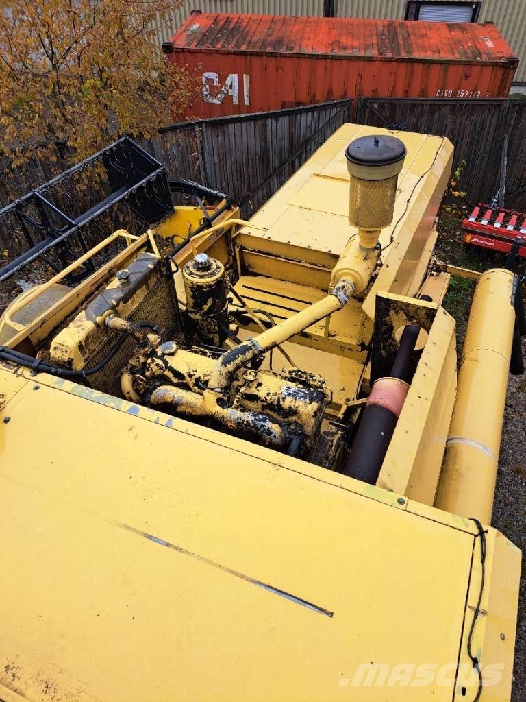 New Holland 8030H 联合收割机