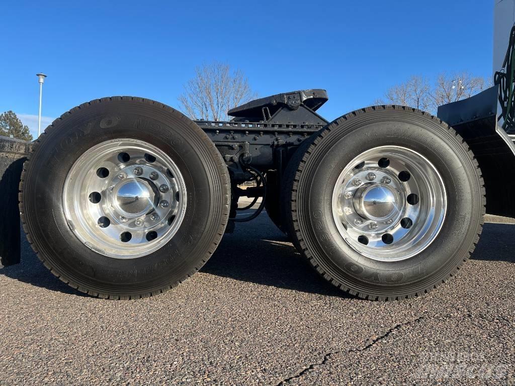 Kenworth T 880 牵引车