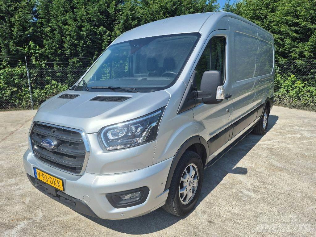 Ford Transit 大型面包车