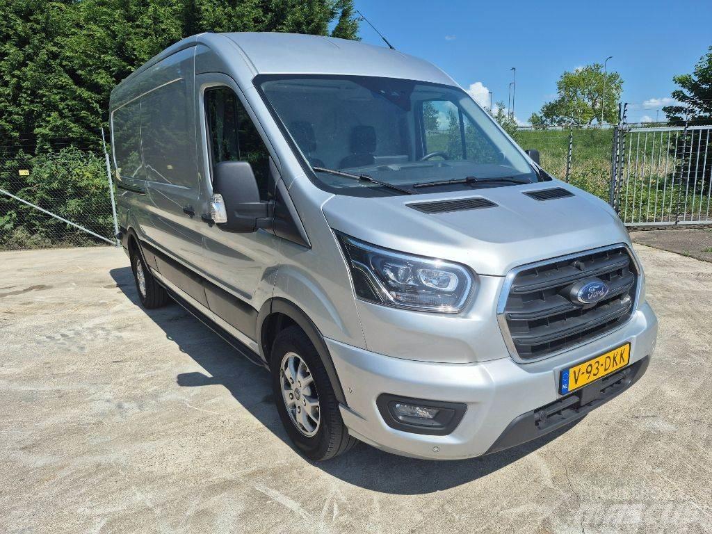 Ford Transit 大型面包车