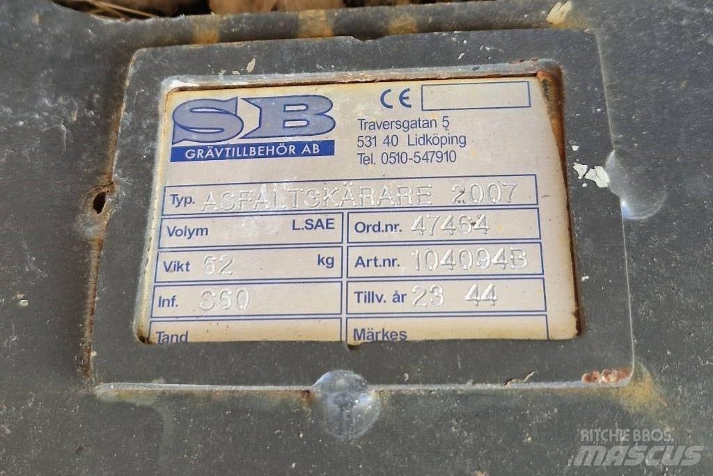 SB Asfaltskärare S60 液压剪