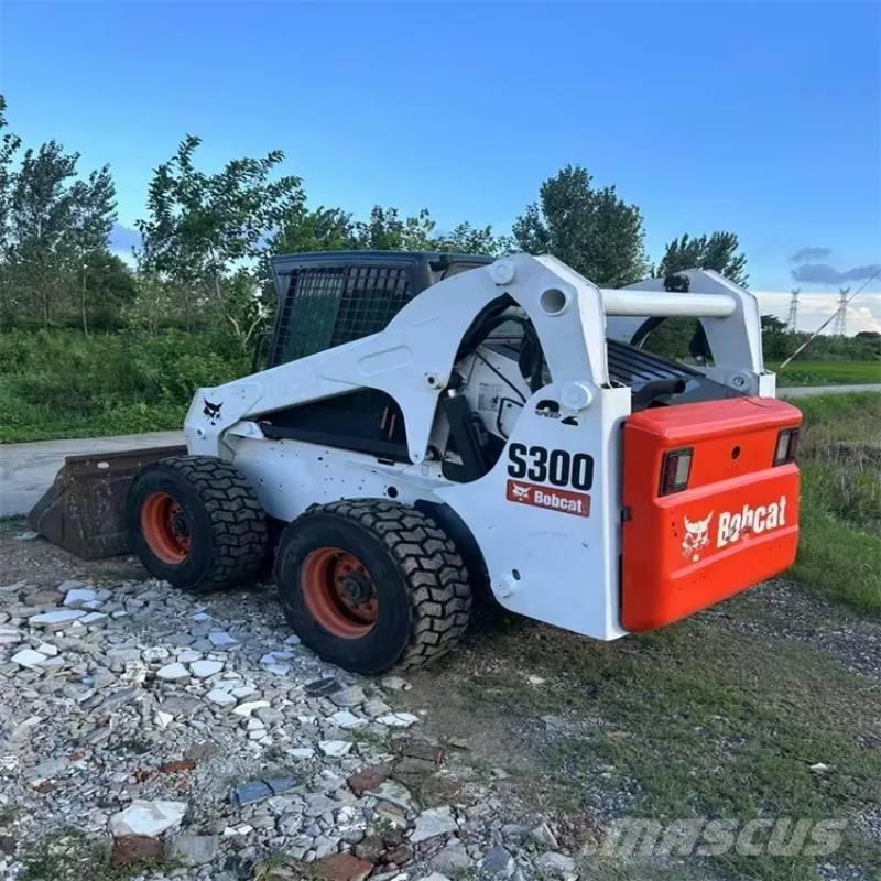 Bobcat S 300 滑移装载机