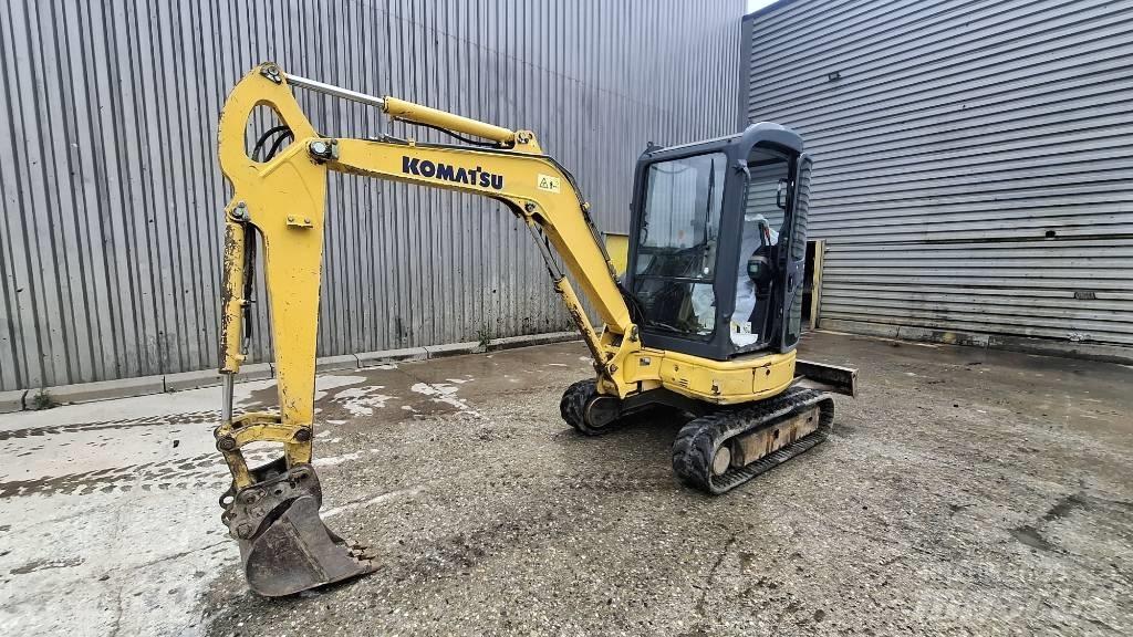 Komatsu PC27MR 小型挖掘机