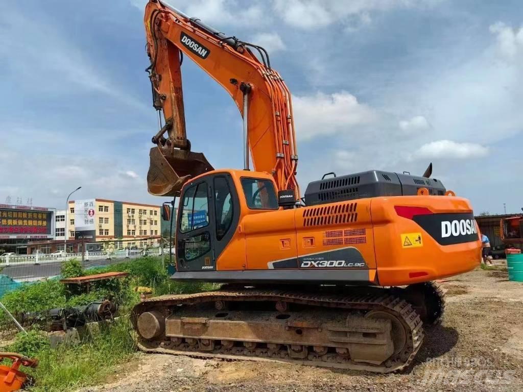 Doosan DX 300 履带挖掘机