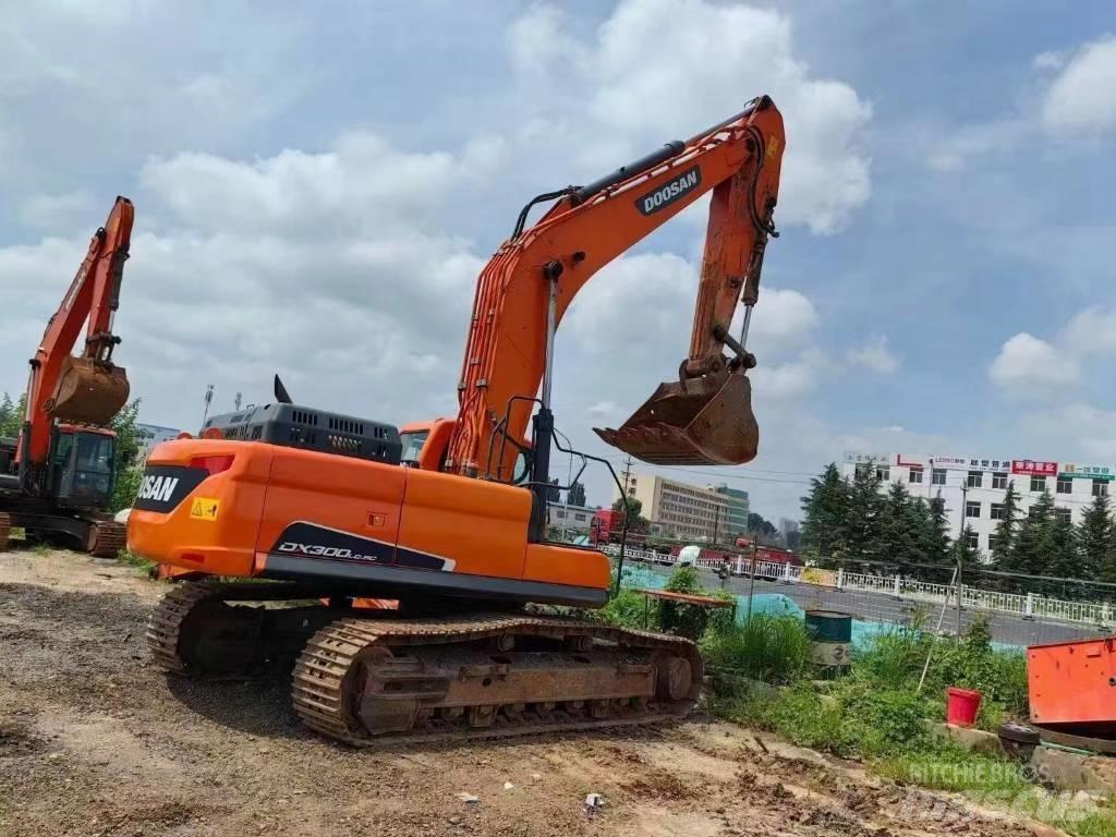 Doosan DX 300 履带挖掘机