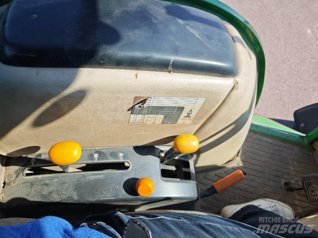 John Deere 4520 小型拖拉机