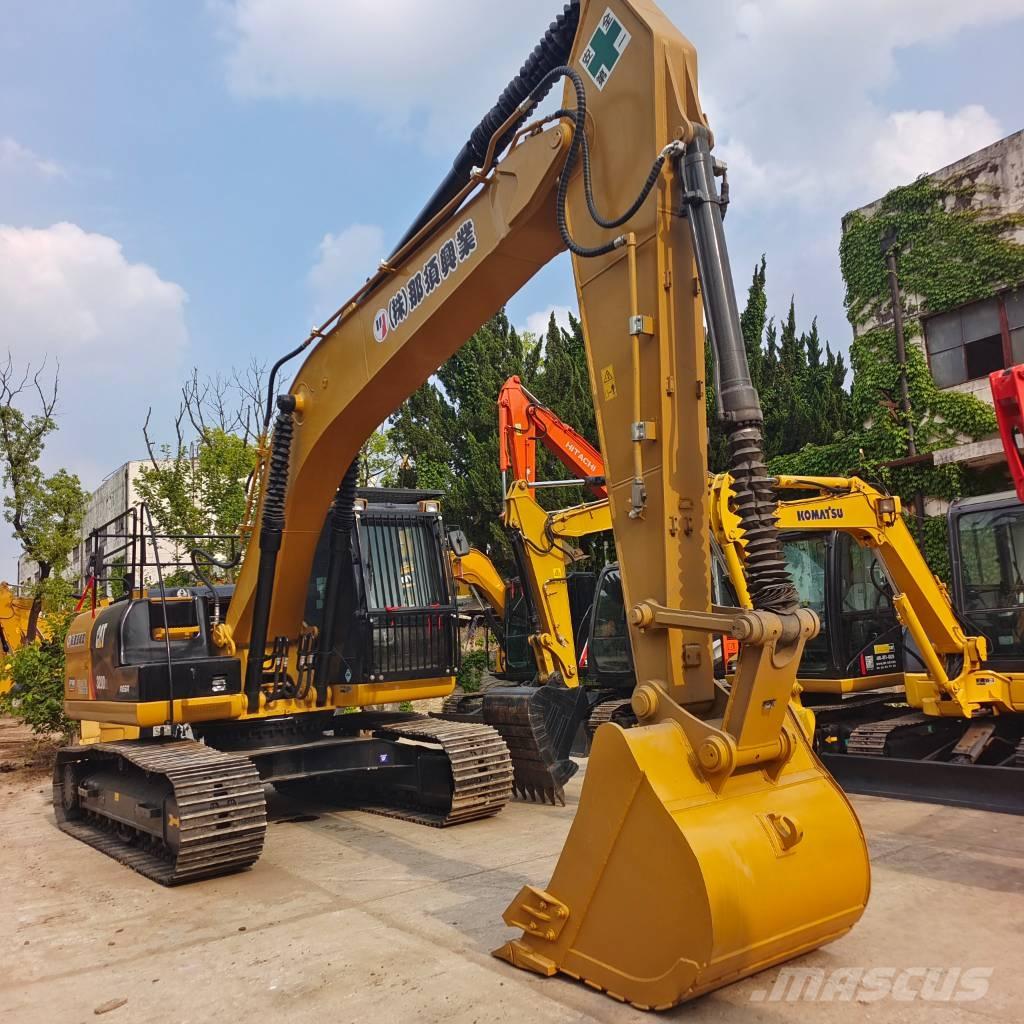 CAT 320 D2 履带挖掘机