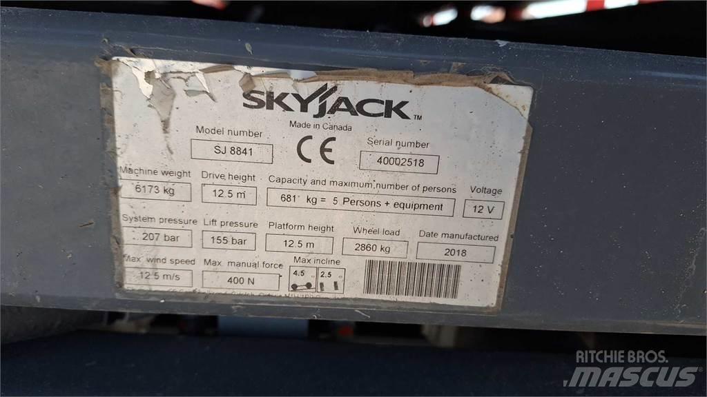 SkyJack 8841RT 剪叉式升降机