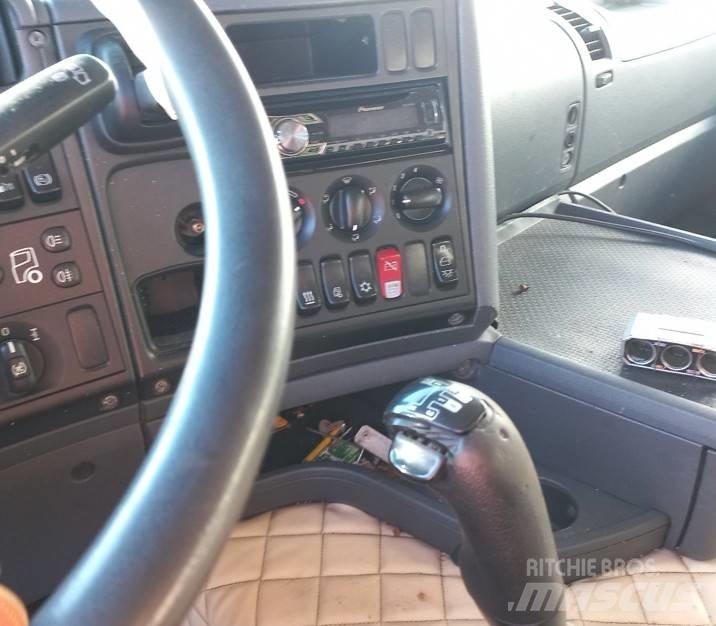 Scania 440 牵引车