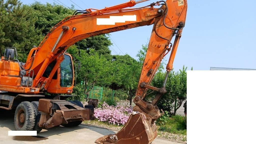 Doosan DX 210 W 轮式挖掘机
