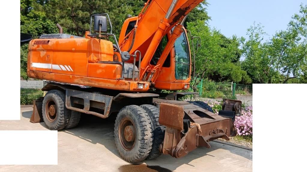 Doosan DX 210 W 轮式挖掘机