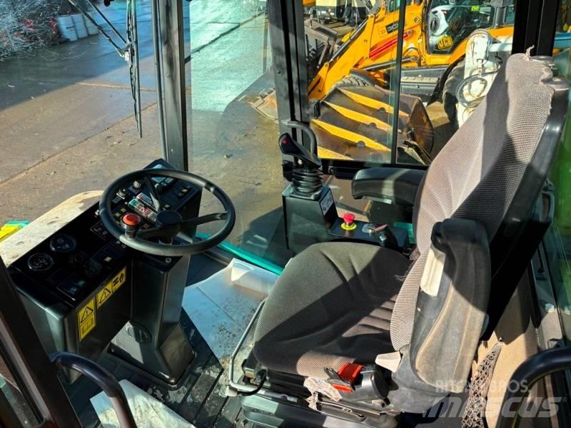 Ammann ASC 110 单轮压路机