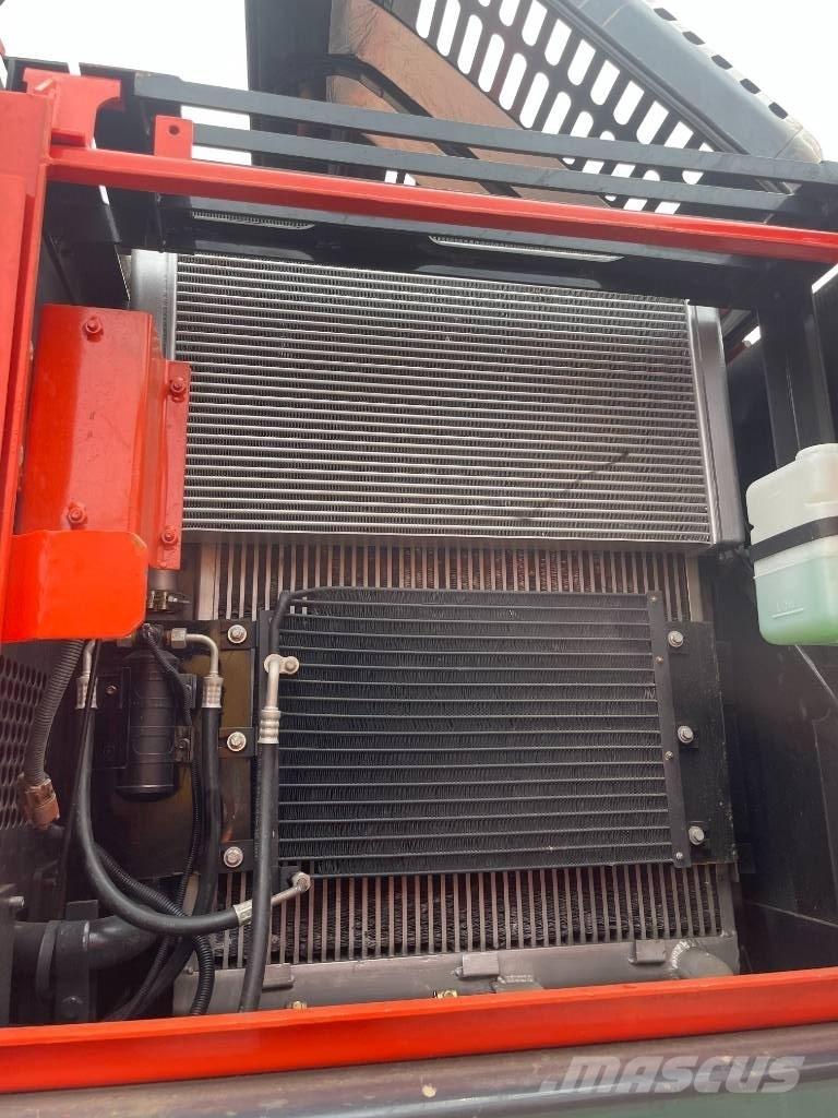 Doosan DX225LCA 履带挖掘机