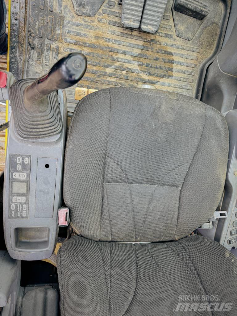 Komatsu PC 300 LC-7 履带挖掘机