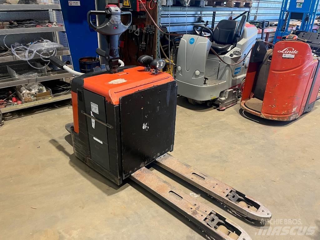 BT LPE 240 / M 手推堆垛车