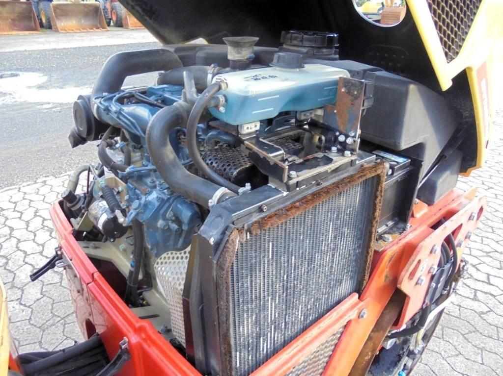Dynapac CC 1100 双轮压路机