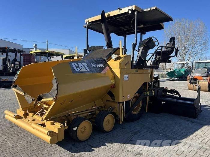 CAT AP 500E 沥青摊铺机