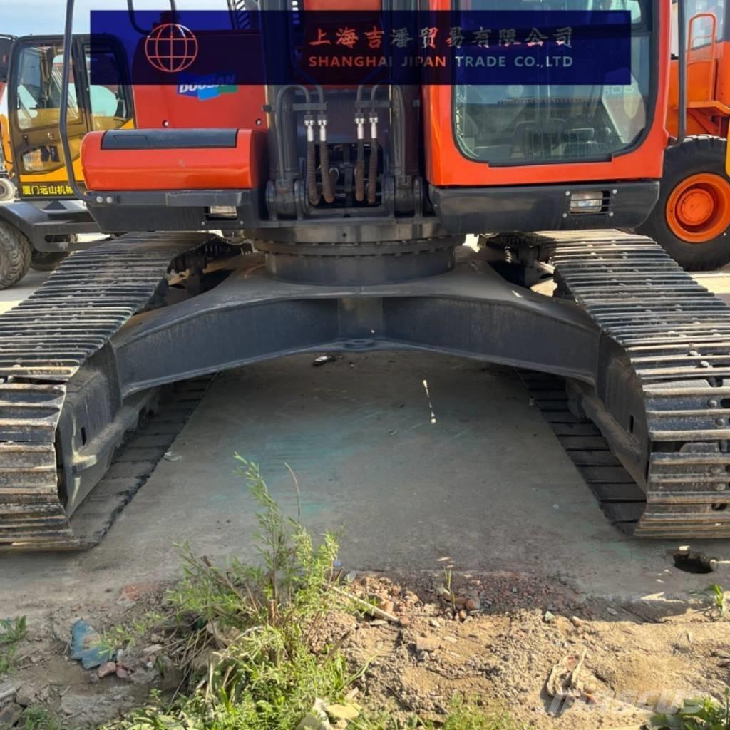 Doosan DX 300 履带挖掘机