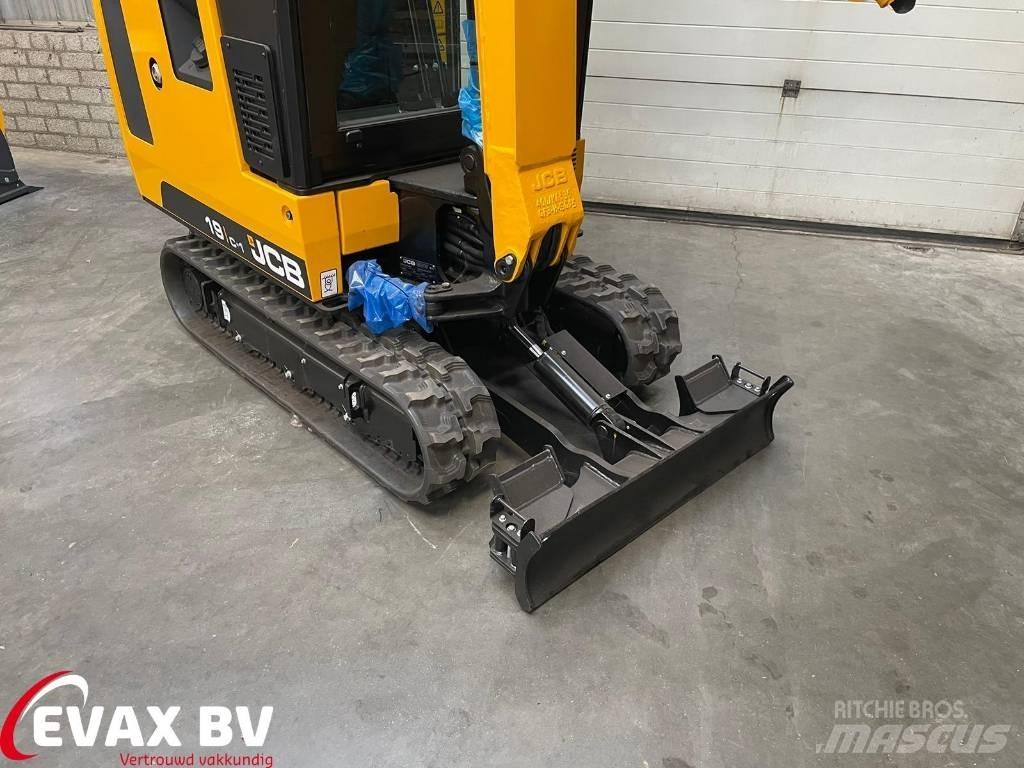 JCB 19 C-1 小型挖掘机