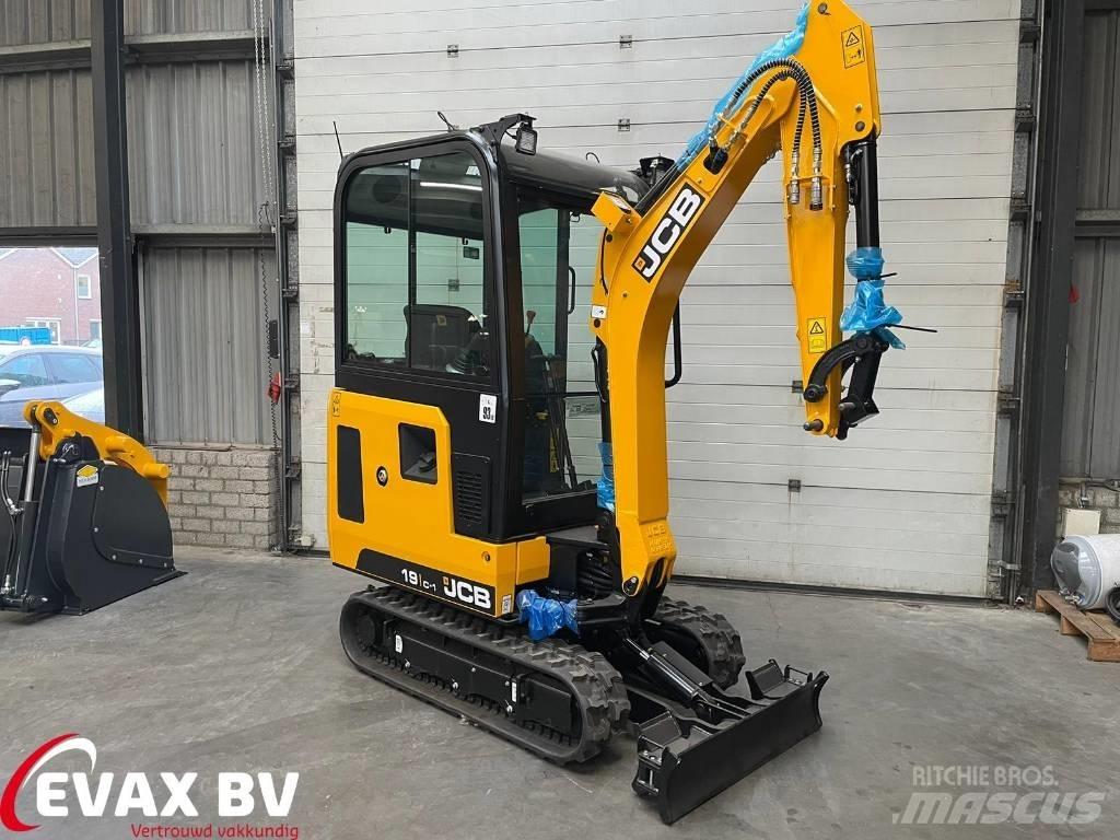 JCB 19 C-1 小型挖掘机