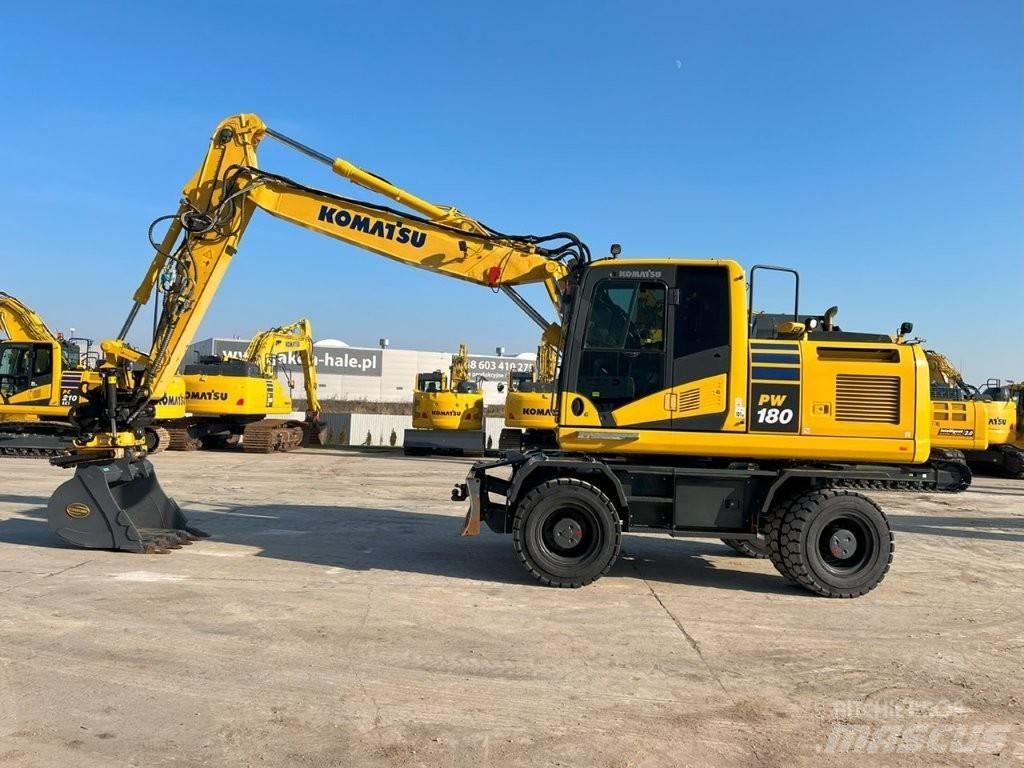 Komatsu PW 180-11 轮式挖掘机
