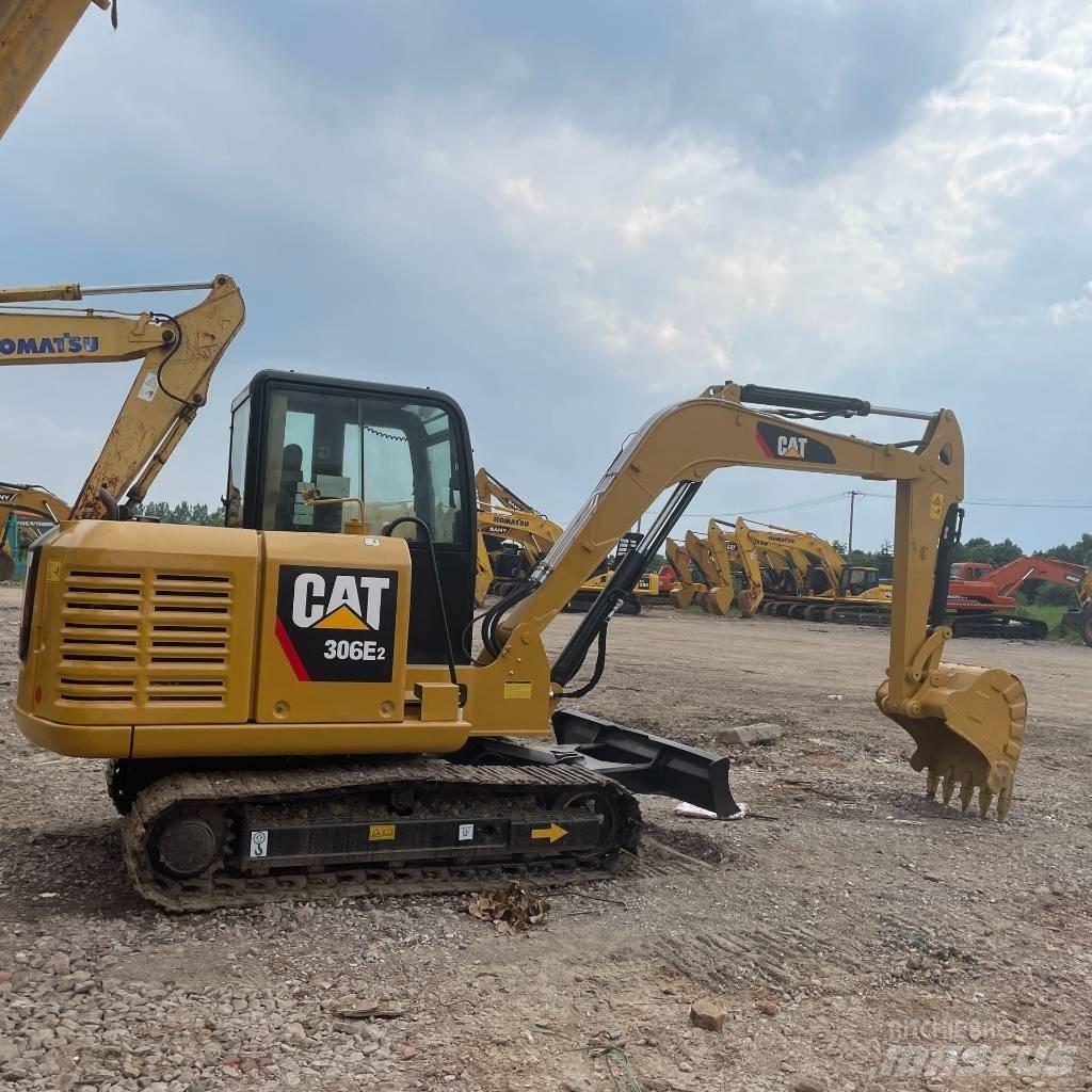CAT 306E2 小型挖掘机