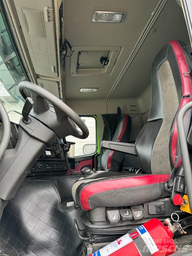 Volvo FM 8*4 自卸式货车