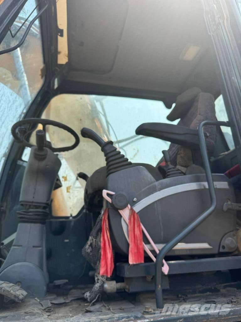 Hyundai Robex 150W-9 轮式挖掘机