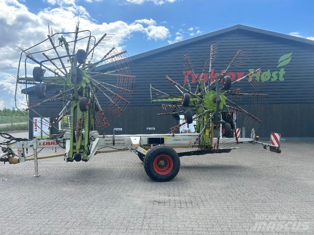 CLAAS Liner 3500 犁耙和摊草机