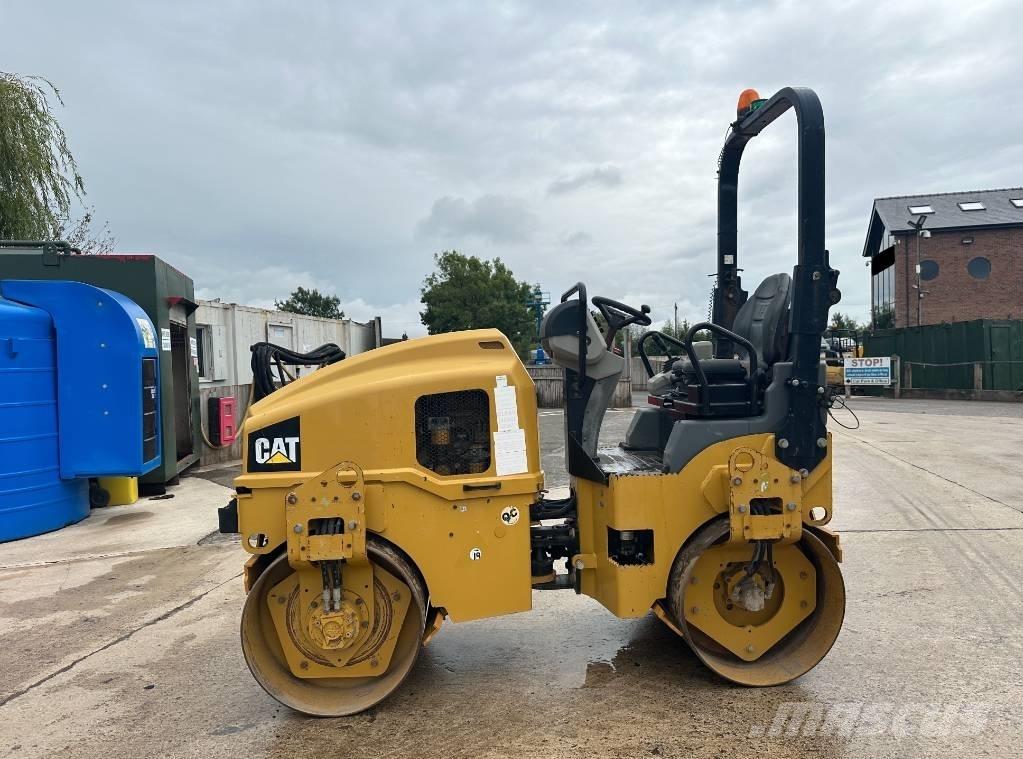 CAT CB 2.7 双轮压路机