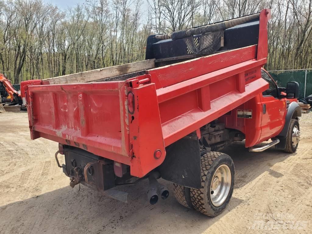 Ford f550 皮卡车